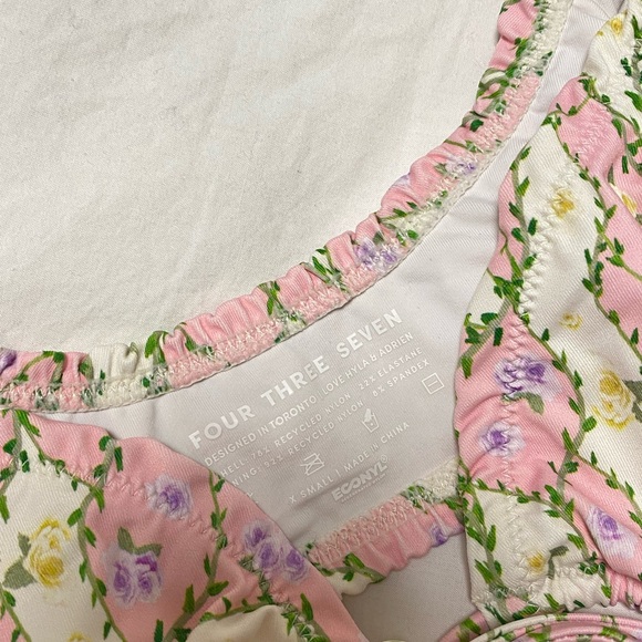 437 The Camille Top in Coquette XS - Picture 3 of 3